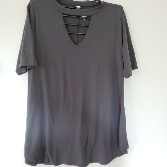 Zenana Outfitters Tops - Charcoal gray v neck choker top